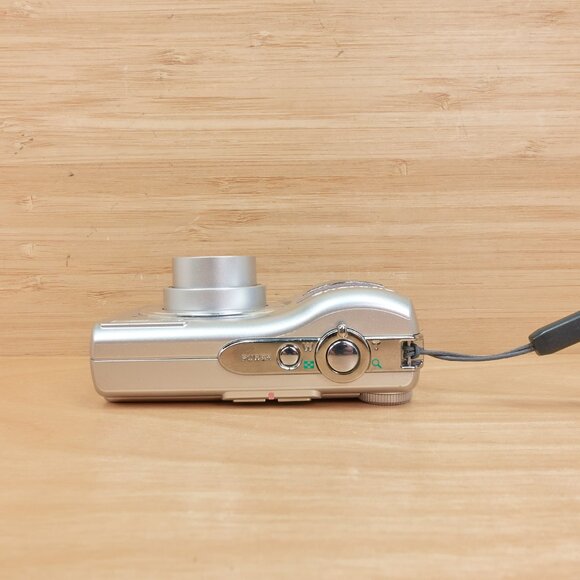 Olympus FE-210 / 7MP Digital Camera / 3× Optical Zoom / Tested & Working - Picture 3 of 7